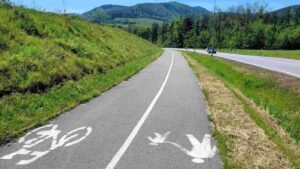 Read more about the article ŚWIDNICA  →  JEDLINA ZDRÓJ  →  ŚWIDNICA               ║Dystans: 48 km║Czas: 3-5 godz.║Poziom: 4/5║